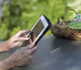 電気 & エレクトロニクスにおけるポリマー安定剤の応用