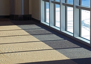 ベンゾトリアゾールUV吸収剤