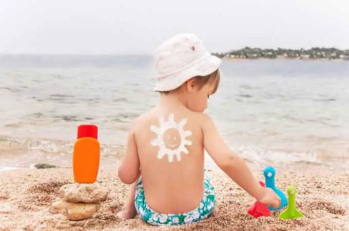 二酸化チタンとシリカとトリエトキシカプリリルシラン