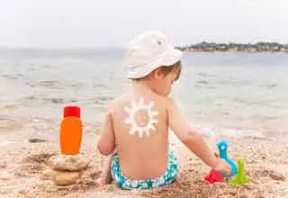 二酸化チタンとシリカとトリエトキシカプリリルシラン